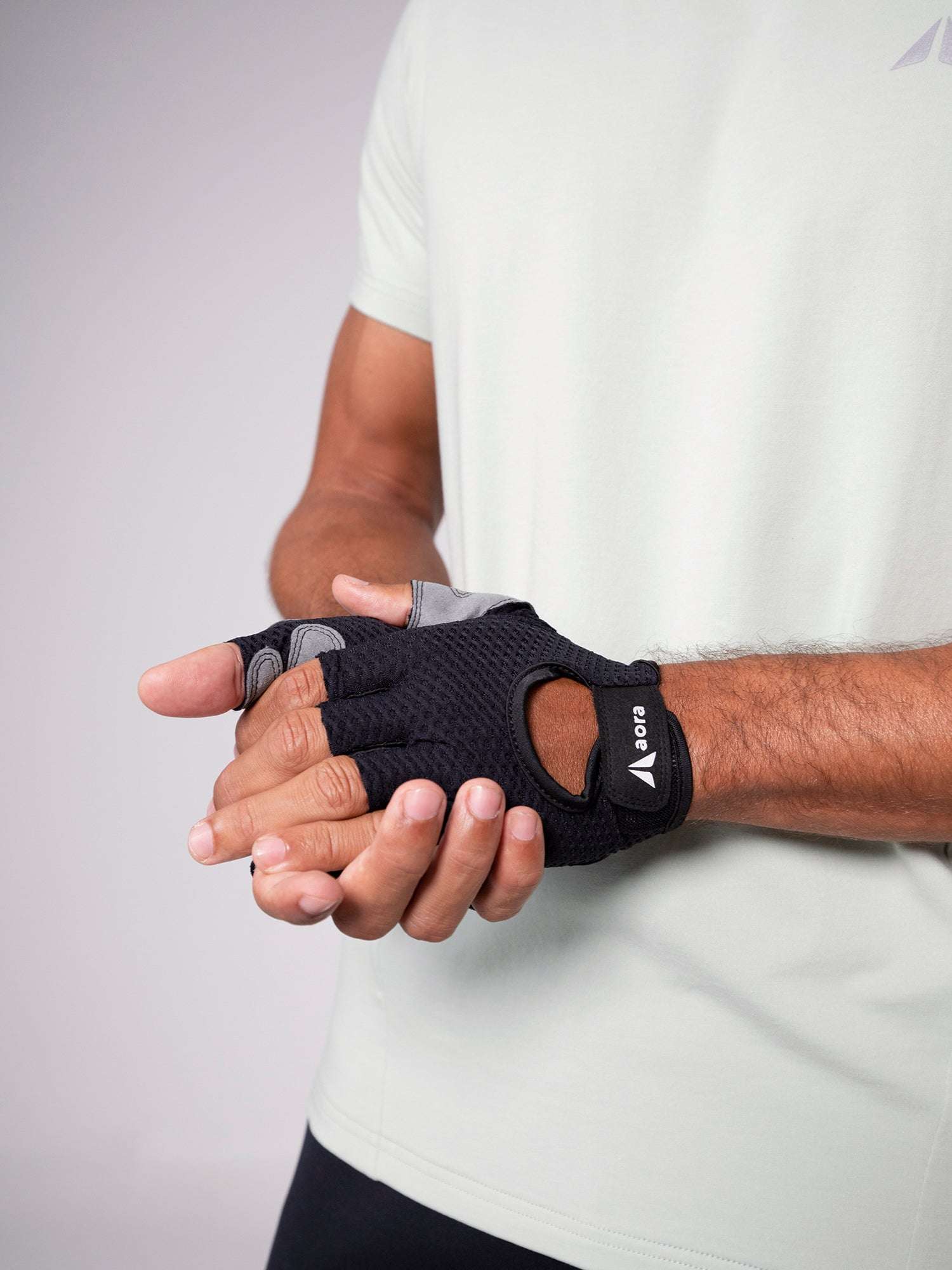 PERFORMANCE GLOVES For Men - Aora Athliesure Shop online in Dubai