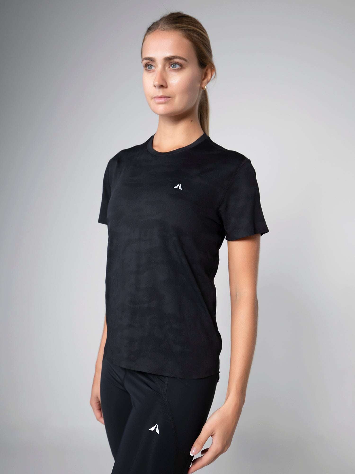 ULTRALIGHT PERFORMANCE TSHIRT For Women - Aora Activewear Shop online in Sharjah