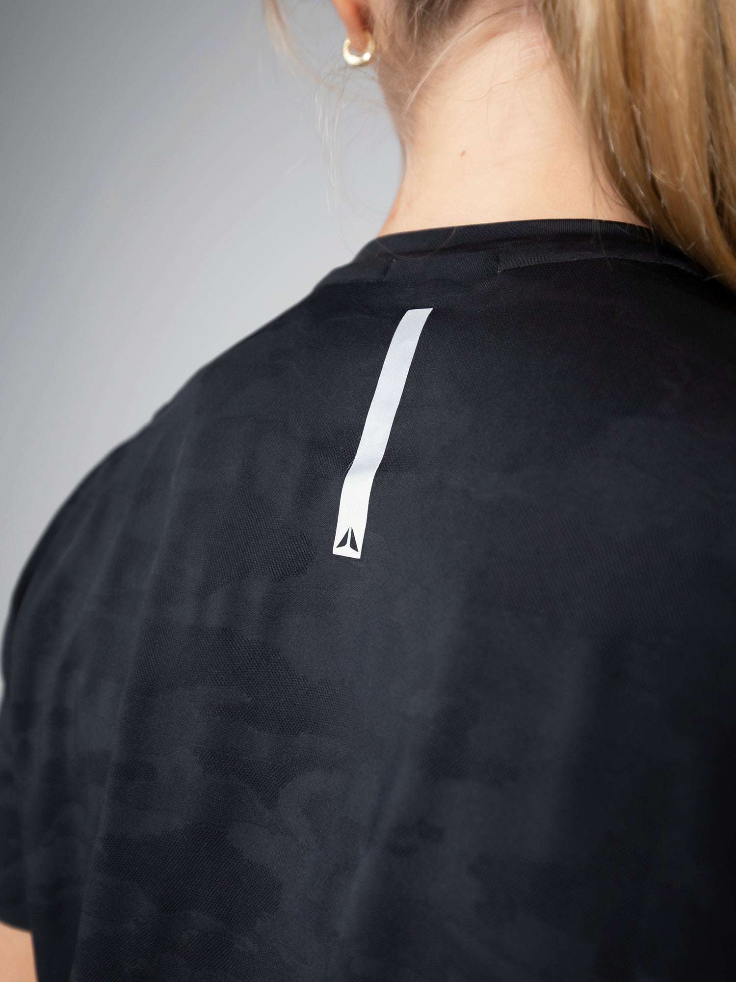 ULTRALIGHT PERFORMANCE TSHIRT For Women - Aora Activewear Shop online in Sharjah