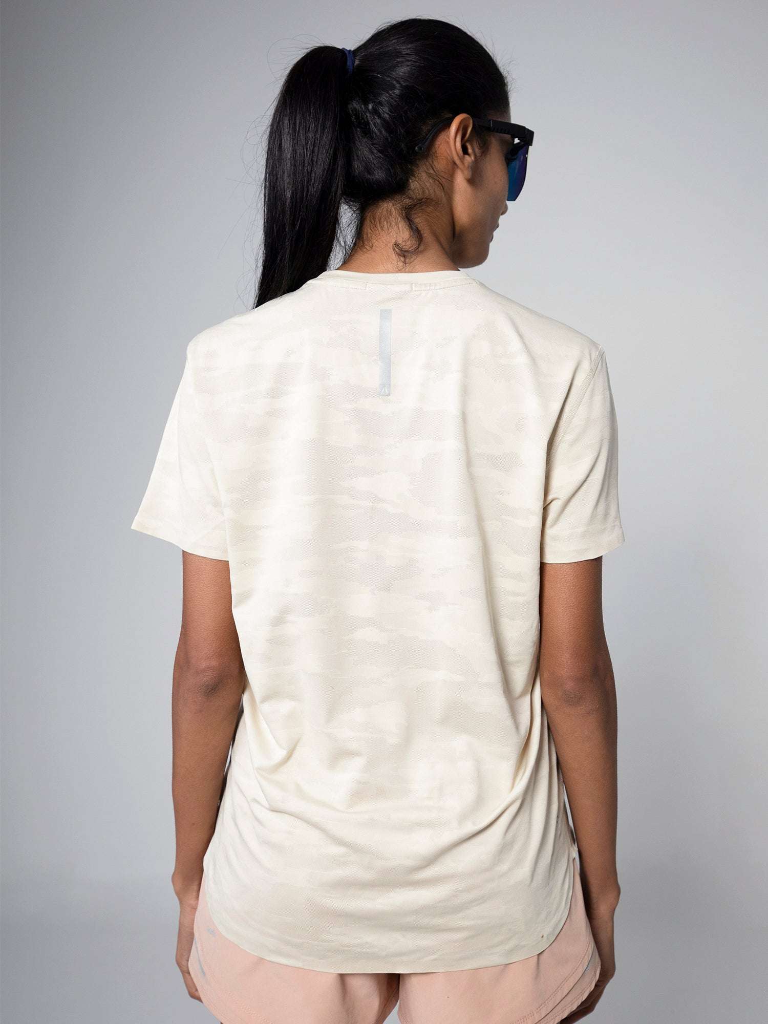 ULTRALIGHT PERFORMANCE TSHIRT For Women - Aora Activewear Shop online in UAE